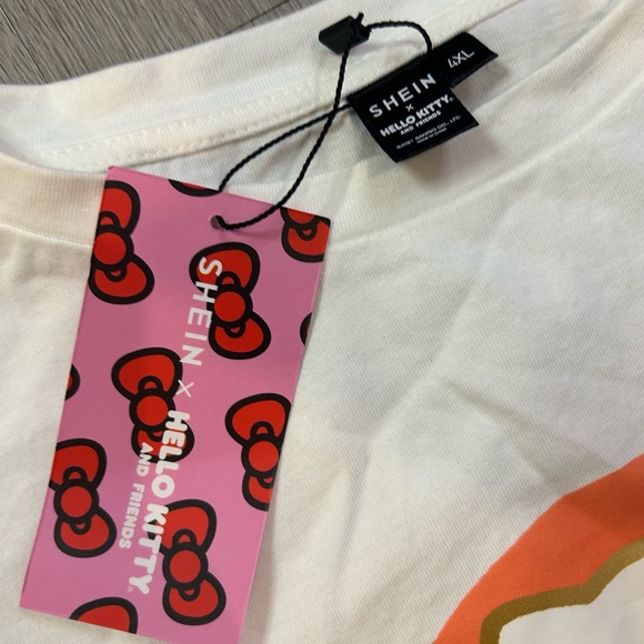 SHEINxHELLO KITTY size 4x no stains or holes new with tags - Picture 2 of 4